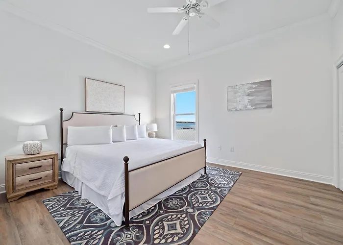 The Cozy Crab North * Gulf Shores